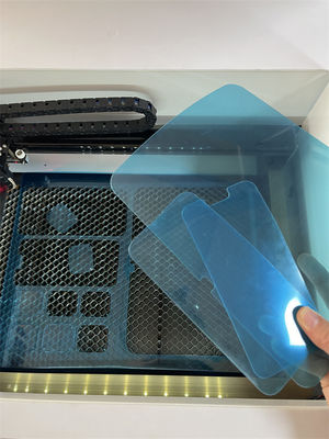 स्क्रीन प्रोटेक्टर लेजर कटिंग मशीन किसी भी मॉडल और आकार का समर्थन करती है, टेम्पलेट डेटा के आसान संशोधन और जोड़ के साथ