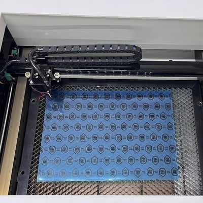 9h 3d Daqin PVC मोबाइल स्क्रीन गार्ड कटिंग मशीन मोबाइल प्रोटेक्टर के लिए