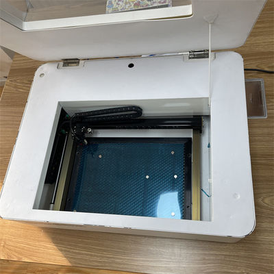 आवर्ती जल शीतलन के साथ अनुकूलन योग्य स्क्रीन रक्षक लेजर उत्कीर्णन मशीन