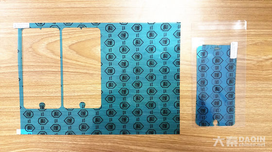 इंडोर वर्किंग एनवायरनमेंट सपोर्ट स्क्रीन प्रोटेक्टर लेजर कटिंग मशीन 40 किलो वजन और पीएलटी प्रारूप के साथ